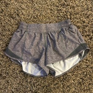 LULULEMON hotty hot shorts in heather gray size 6